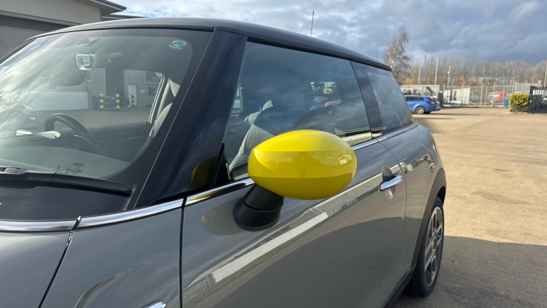 MINI Hatchback 135kW Cooper S Level 2 33kWh 3dr Auto Electric Hatchback